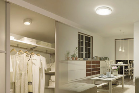 リビングとウォークインクローゼット シーリングライト