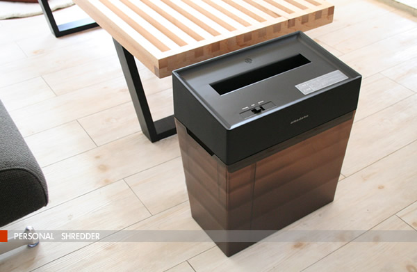 中古美品】【動作OK】家庭用シュレッダー アマダナ