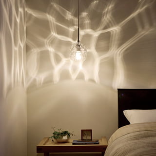 陰影が特徴的な照明で寝室を幻想的に変える