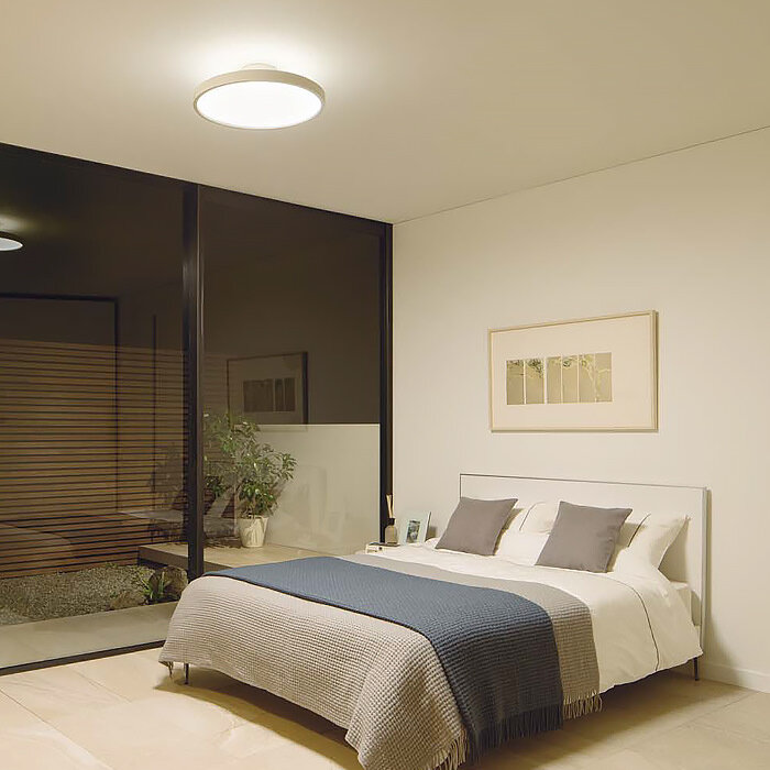 調光調色機能付き間接光でリラックスのできる寝室に （寝室） 