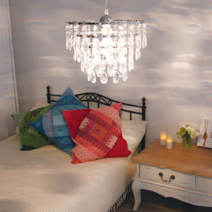 きらめきと揺らめき感が素敵なGala Pendant-lamp （寝室） 