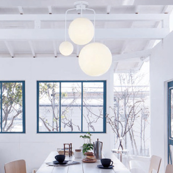 Sphere ペンダントライト ホワイト 3灯｜乳白アクリル球体
