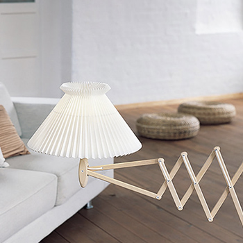 332 オーク・ブラケットライト | LE KLINT｜照明のライティング