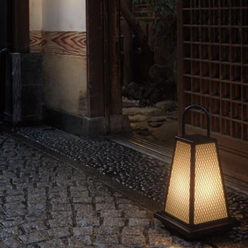 庭園灯 行灯 防雨 60W 黒｜コンセント【照明のライティングファクトリー】