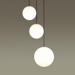 Sphere ペンダントライト ブラック 3灯｜吹き抜け対応・乳白アクリル球体