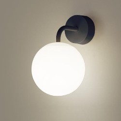 Sphere ブラケットライト ブラック｜乳白アクリル球体