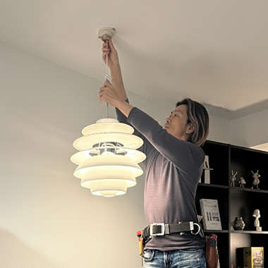 照明専門店ライティングファクトリー運営責任者 片岡幹男の専門家イラスト